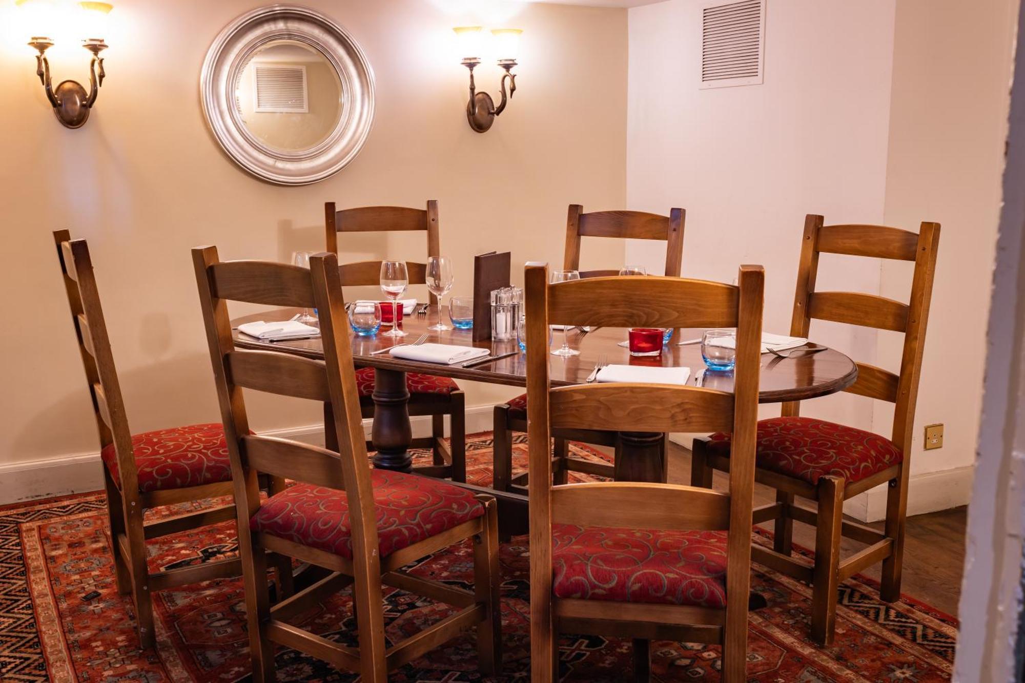 הית'רו The Red Lion Hotel מראה חיצוני תמונה