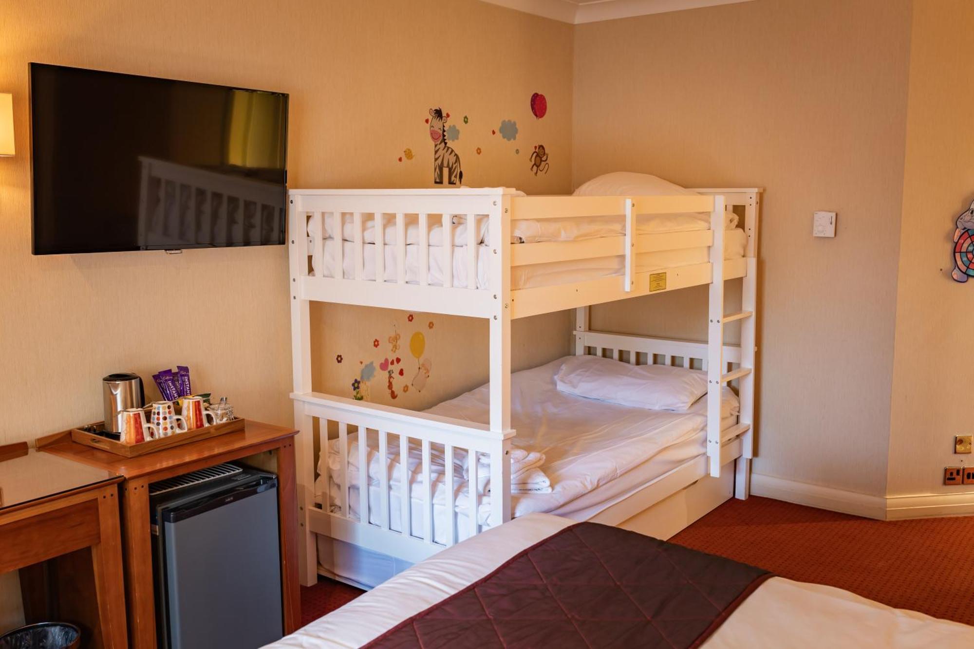הית'רו The Red Lion Hotel מראה חיצוני תמונה